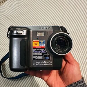 Sony Mavica MVC-FD85 1.3MP Floppy Disk Digital Camera